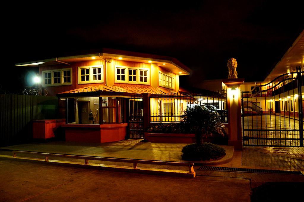 Prado Inn & Suites Сан-Хосе Экстерьер фото