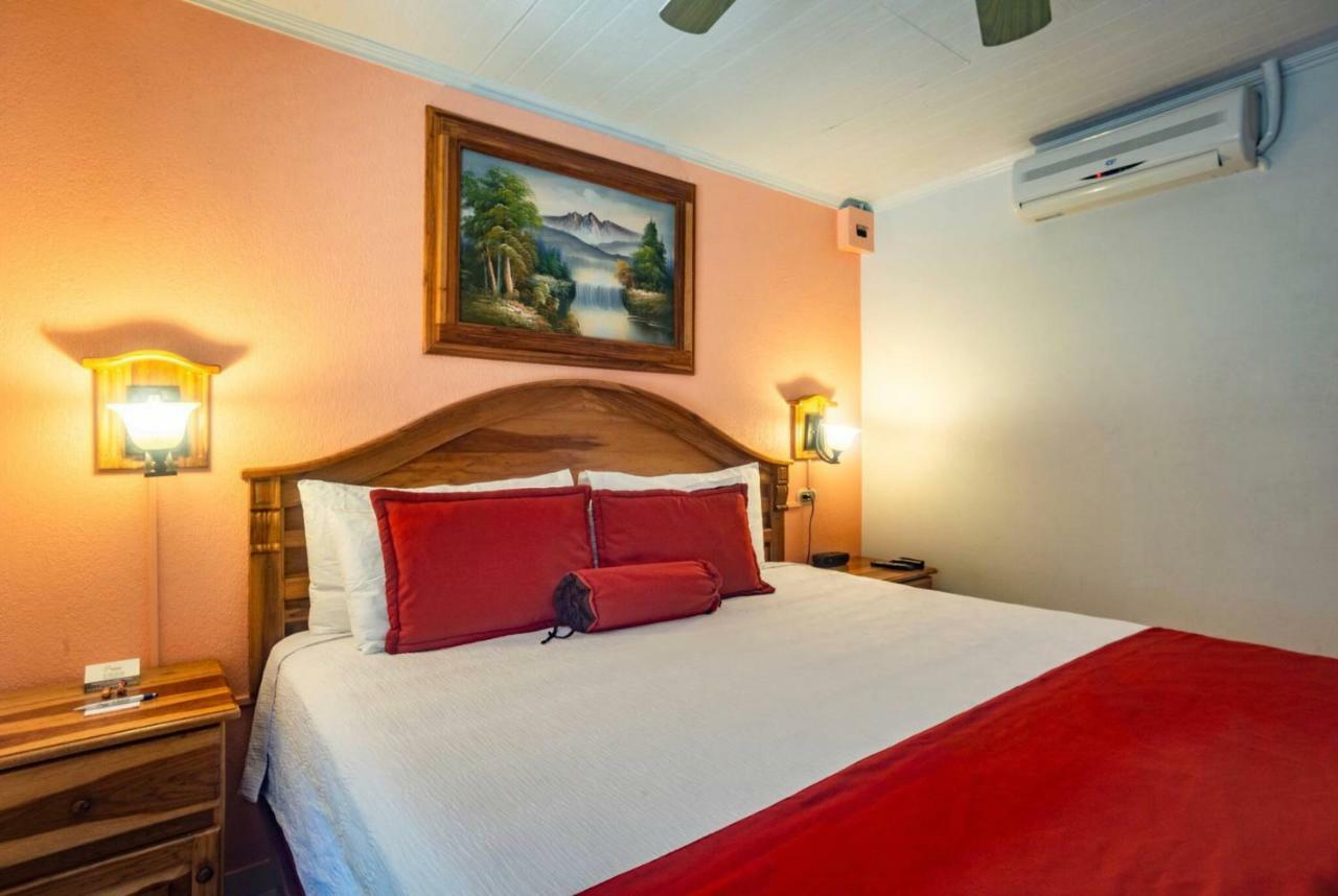 Prado Inn & Suites Сан-Хосе Экстерьер фото